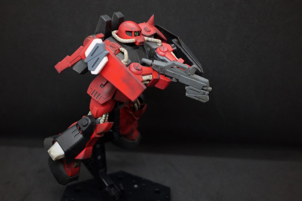 ハイザックはAoZ版のカスタムもありそちらも欲しいのですが入手できず。こちらの丸っこいフォルムも見慣れると格好いいかなと。