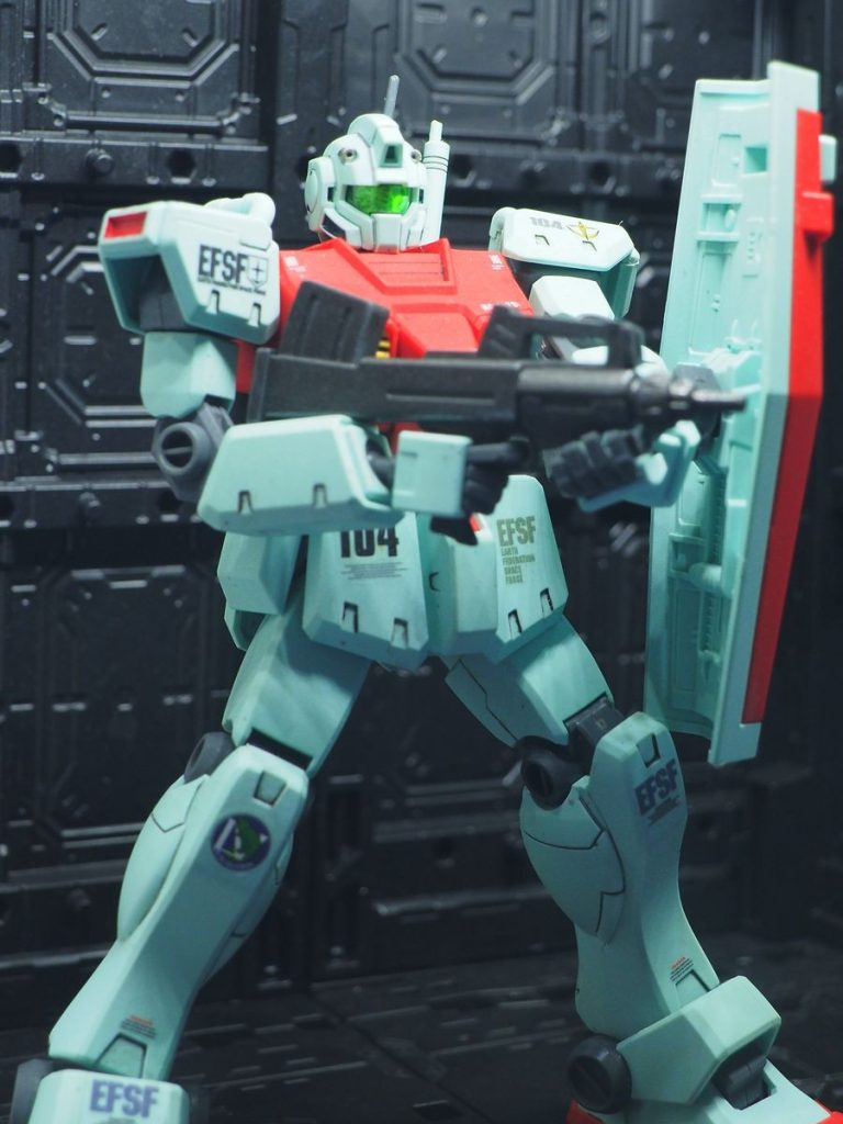 買った時に武装が無かったので、ＧＰ－０１のマシンガンを強奪(gundam-kao2)