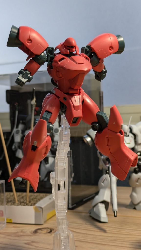 肩アーマーを少々カット