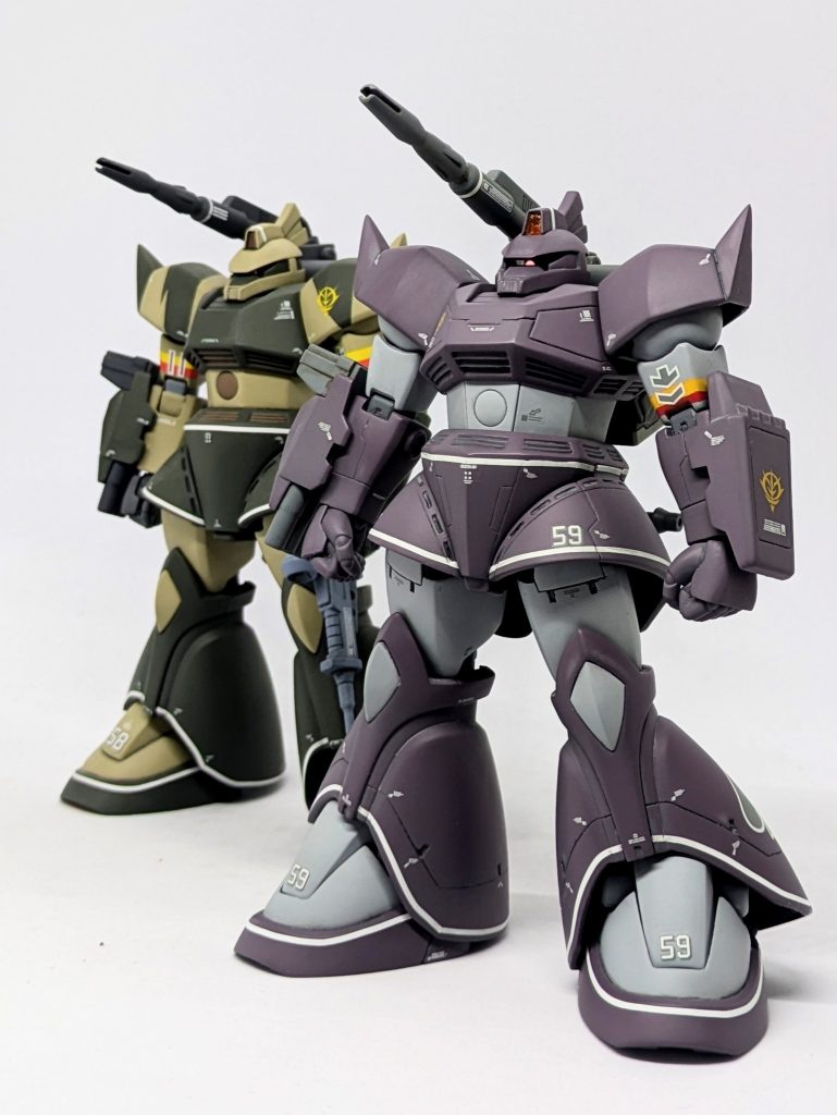 ３年前に作ったゲルググキャノンと記念撮影。プロポーションが全く違ってしまいました。