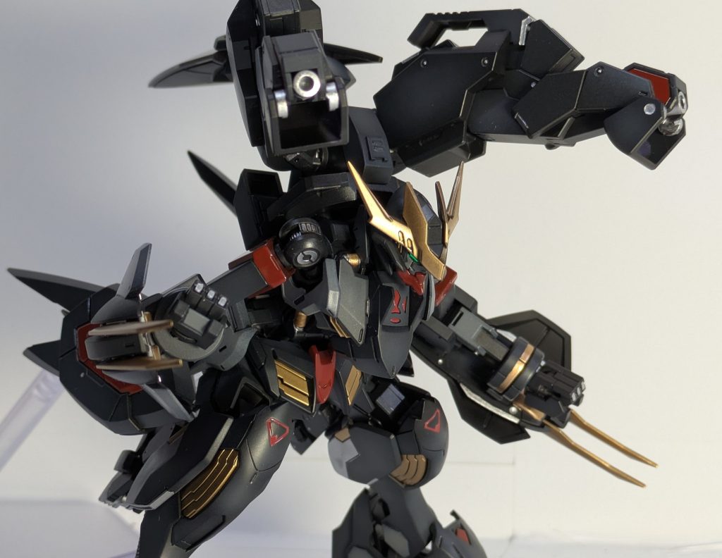 ・軽量化ダインスレイヴ　対艦用装備として数発の小型のダインスレイヴを発射可能　別名「∞キャノン」