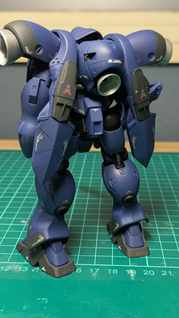 背面にビルダーズパーツのファンネルを取り付け