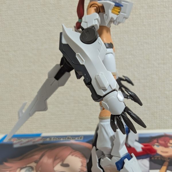 先日買った「30MSのルルチェ」を元に、「FSスレッタ」と「HGレクス」をミキシングしました。来月初旬には塗装して完成させます！！（3枚目）
