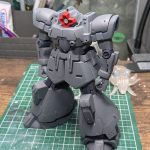 今回、成形色からずれた色を乗せる予定なので、珍しくマジメにサフ吹き。組みなおす必[…]