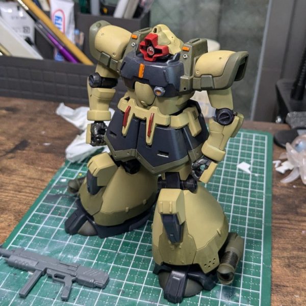 塗装おわり。オリジナルなデザートカラーにしてみました。んー、アリかナシか微妙なんですが、既存デザート仲間と歩調をあわせるとなるとこんな感じなんです。デカール貼りとグラデ乗せまでして、今日はここまで。（1枚目）