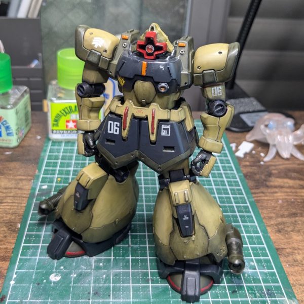 塗装おわり。オリジナルなデザートカラーにしてみました。んー、アリかナシか微妙なんですが、既存デザート仲間と歩調をあわせるとなるとこんな感じなんです。デカール貼りとグラデ乗せまでして、今日はここまで。（2枚目）