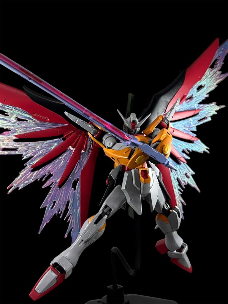 デスティニーガンダムをハイネ専用機に色を変え、スペック2風のカラーに変更しました。(白をグレーに変えました)