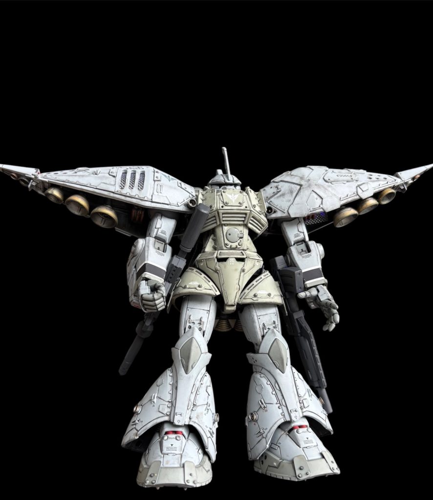 続けて正面、武器を両腰につけた時です。