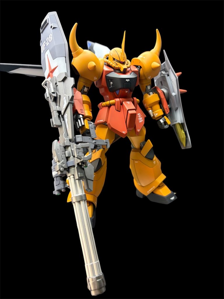 グフカスタムをオマージュしたガトリングシールドを製作。