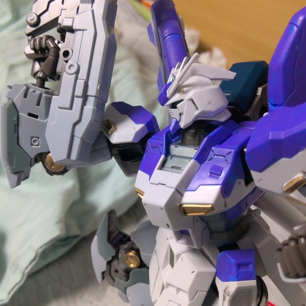 Hi-νガンダムの両腕と両足をシナンジュスタインに交換。ビームライフルとかありかも。出力強化装備的な感じ？（5枚目）