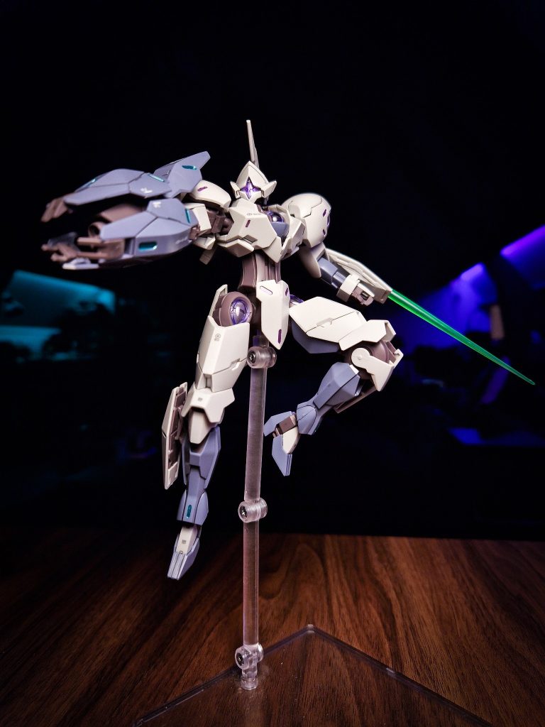 For the photography I make a small highligh in post for the visor, raising its brightness a little bit.