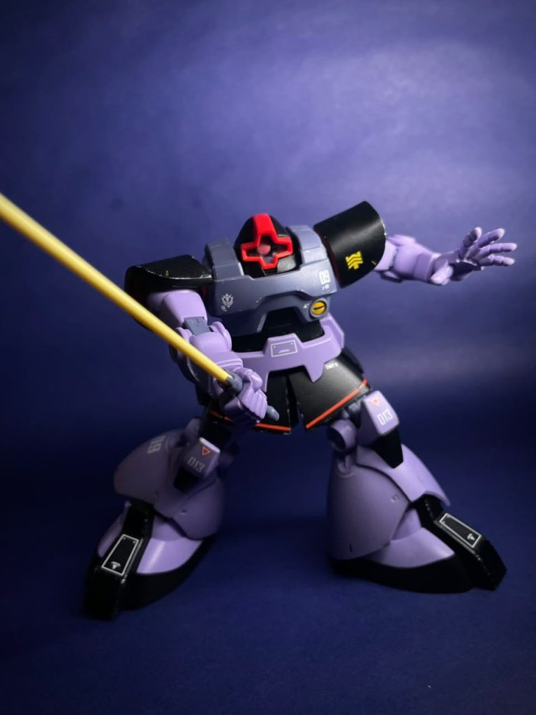 Its not a very posable kit but i tried my best, gotta love that old-school charm. The monoeye specially makes it kinda cute.
