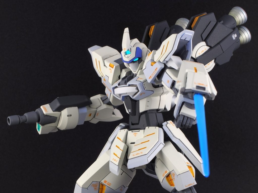 武装は腕部固定型のドッズバスター、シールド一体型のビームサーベル&nbsp;背部の大型バーニアで一気に距離を詰める、より攻撃的なイメージで製作しています