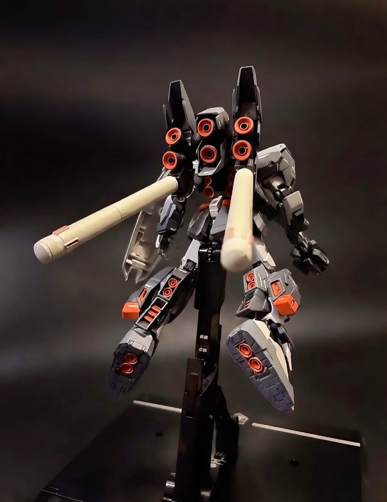 シナンジュスタインのバックパックをそのまま付けて高機動型に。