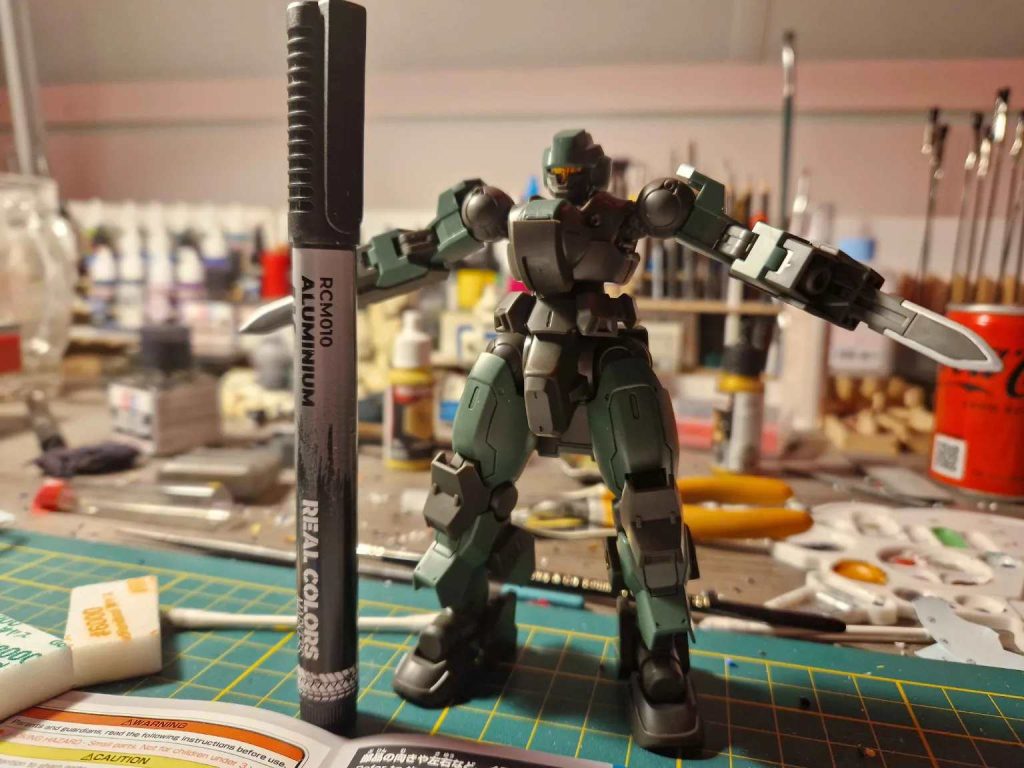 For quick shine on the blades I grabbed an aluminium marker.&nbsp;