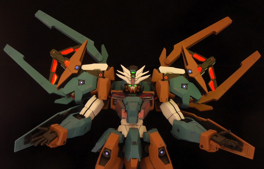 パーメットスコアが上がり、フェーズドアレイキャノン、展開ですフェーズドアレイキャノンの発光箇所は、シールにマジックルミノを塗装し貼り付けています