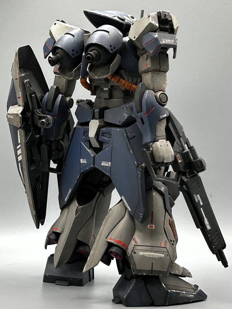 バックパックはもっと角ばった連邦系にしたかったですけどうまく思いつかないので そのまんまです