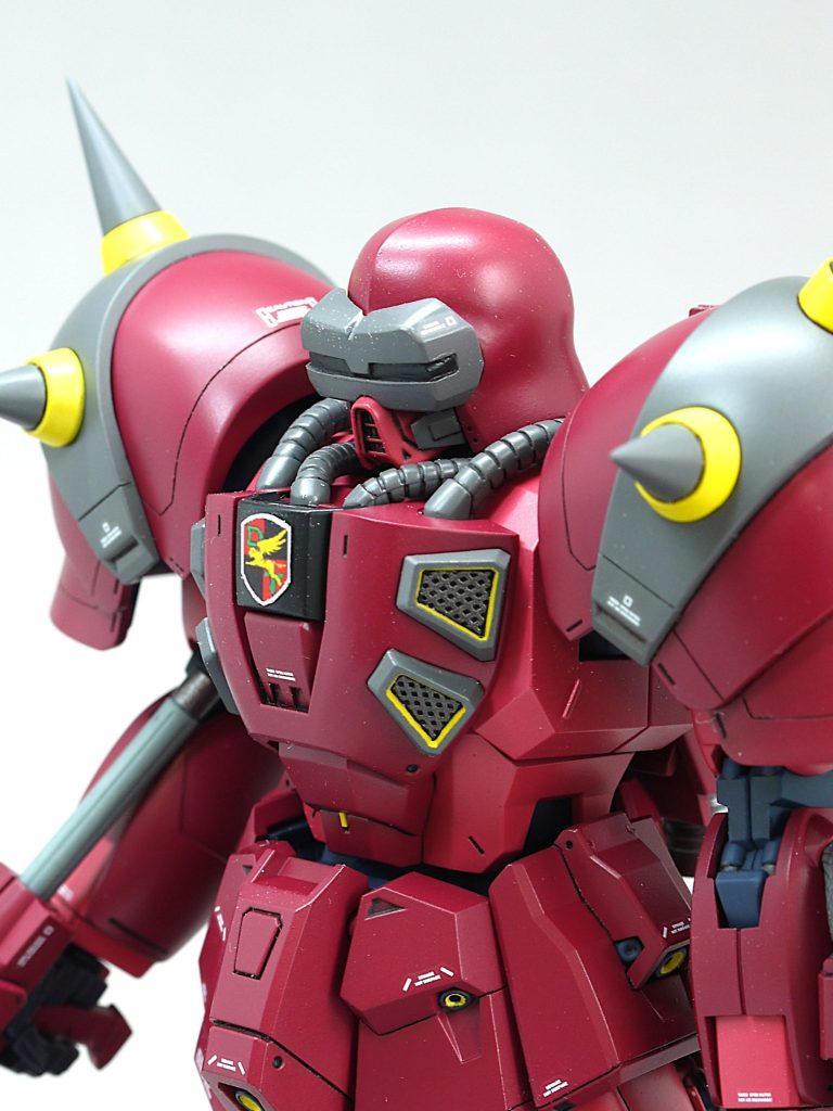 ダークタイガー隊特有のゴーグルはエポパテとプラ板で作り、マグネットで着脱できるようにしました。クリアパーツではないので、モノアイは見えません。頬当て部は根元が細いので取り扱い注意です。