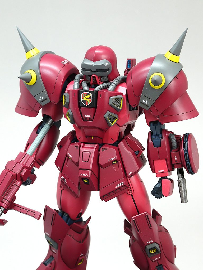 上半身の改修はハンドパーツをビルドハンズにしただけです。武器の持ち手はキットのままです。