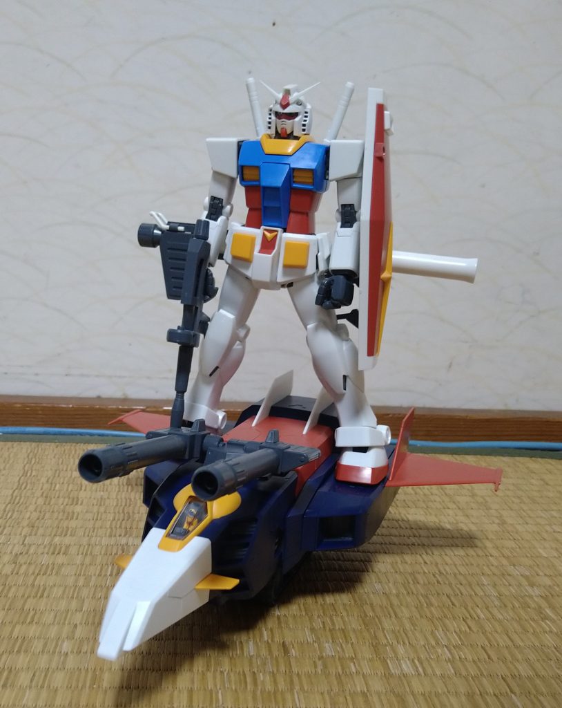 ガンダムを載せて飛行するシーンは驚きでした！(笑)