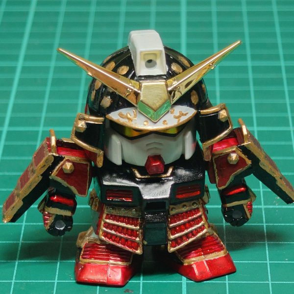 このサイズ感いい(◍¯﹃¯◍)近くのプラモ屋さんで展示会にだすのに急ピッチで作成、隠密エアリアルと並べて楽しみます。SDの雰囲気を残してジオラマです笑、この箱蓋着けるとそのまま保管出来ます。展覧会で愛ある作品がたくさんあり、制作者さんの話が聞けて発見や驚き実際に話す事でわかる事が多く楽しいひと時でしたー、そしてなにより皆さん暖かい！！（7枚目）