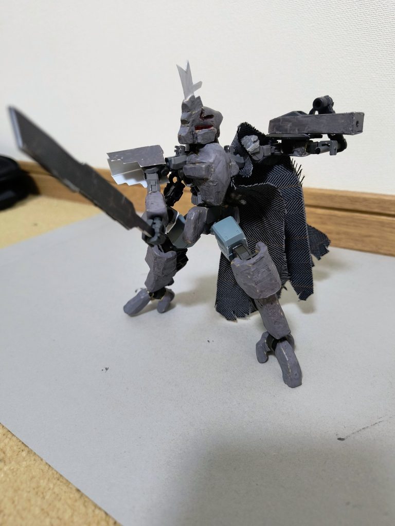 大きな変更点としては劇中でも使っていた投石機と二本目の刀を追加しました。あと頭部も改修しています。