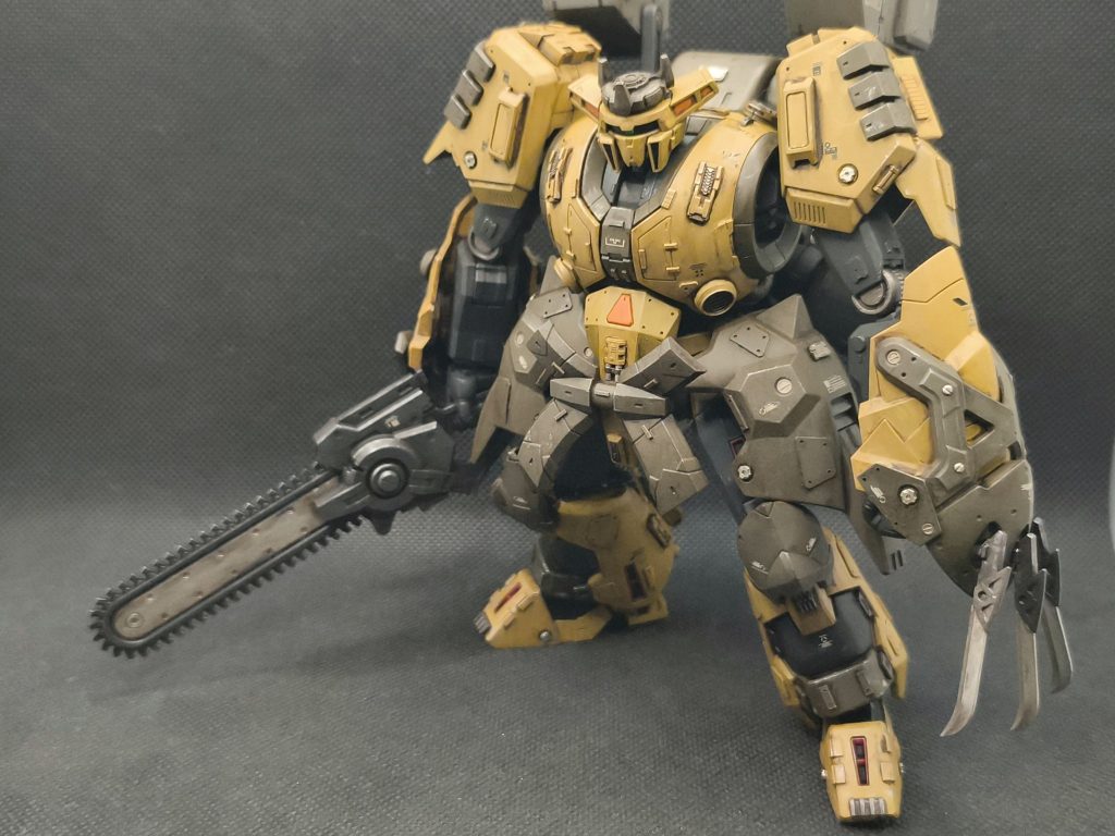 手持ち武器はチェーンソー確か境界戦機のウェポンセットに入ってたやつですこんなの誰に持たせるんだよー💦と思ってましたが、コイツでした笑