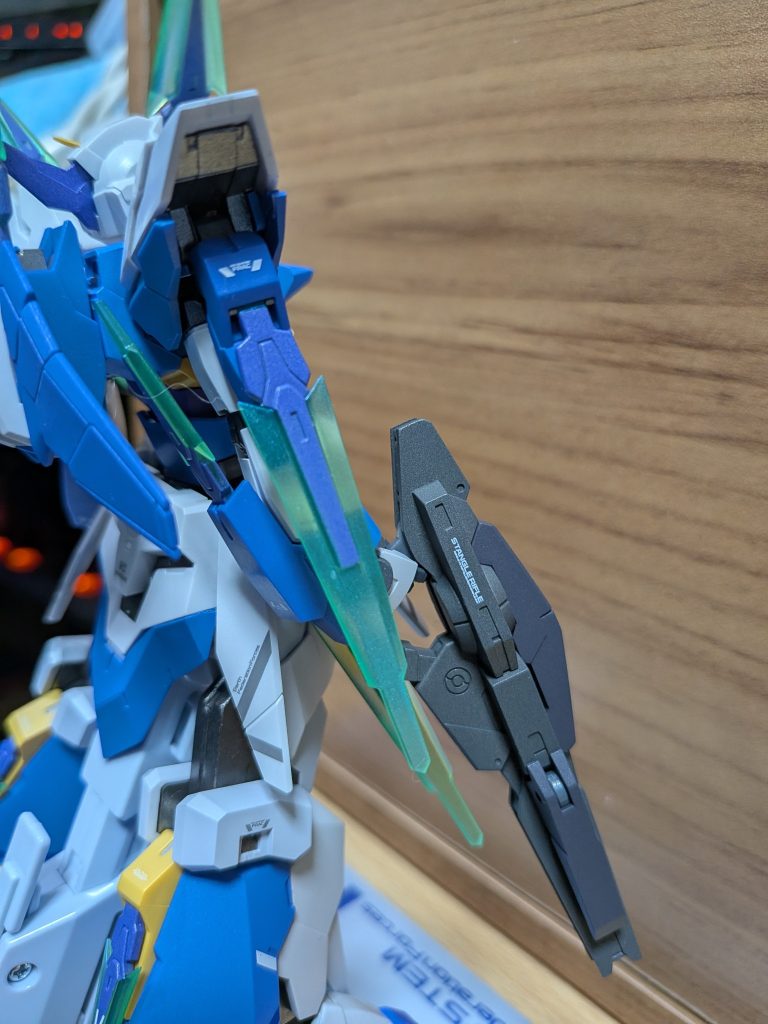 横のファンネル２機程欠損の為ガンプラのAGEFXのパーツを改造流用しました&nbsp;