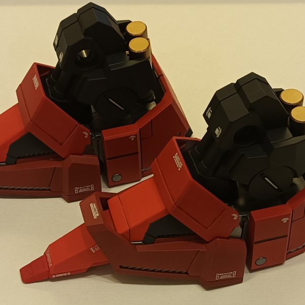 脚部の作製から再開しました。まずは足です。皆様、よろしくお願いします。（5枚目）