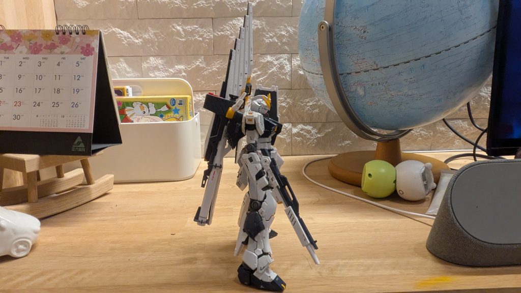 RGなのでデカールが多すぎて途中で目が死ぬかと思いました。😭　　　　　　　　　　　　