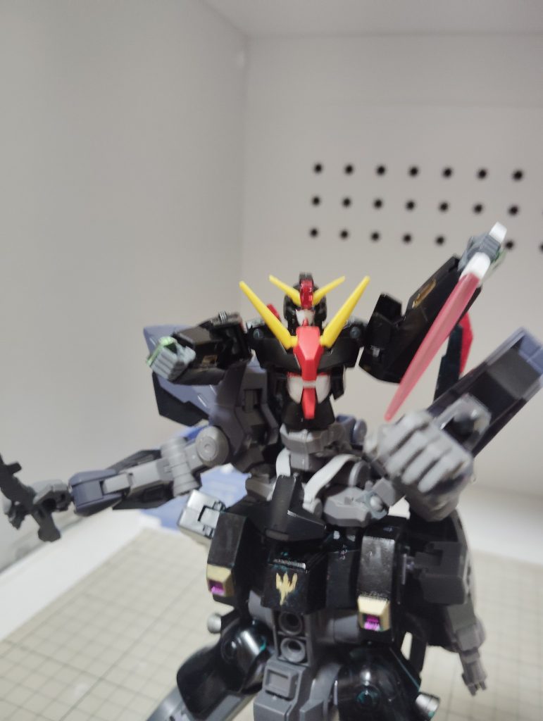 素体となるセラフィムガンダム。素組みで手早く作れるキッドです。