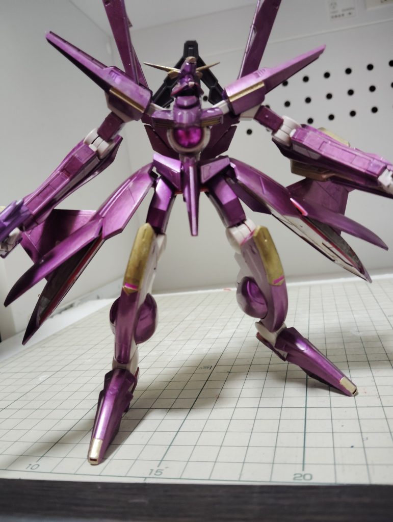 新型のスタビライザーを搭載しGN会話等が可能(gundam-kao3)