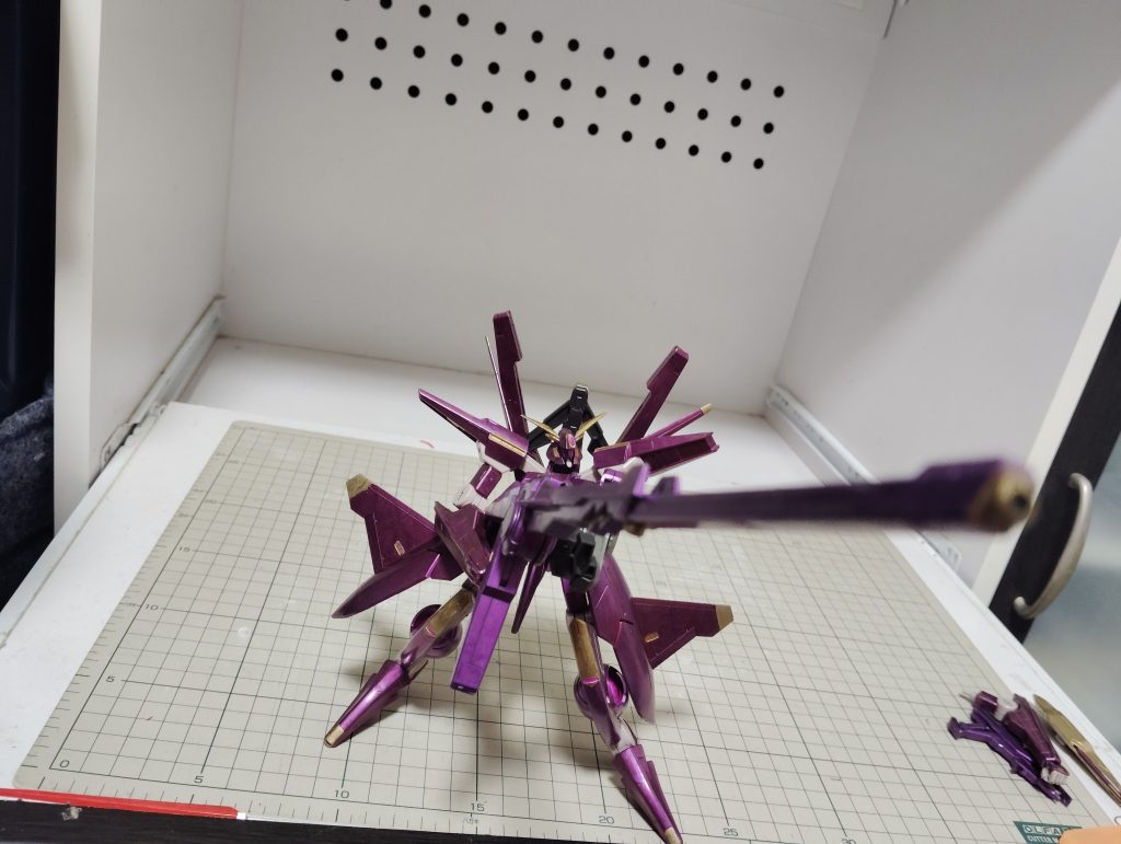 砲身が長いので高高度射撃や薙ぎ祓いも可能(gundam-kao1)