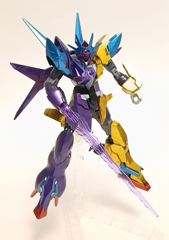 近接武器は右腕のビームブレイドビームブレイド。