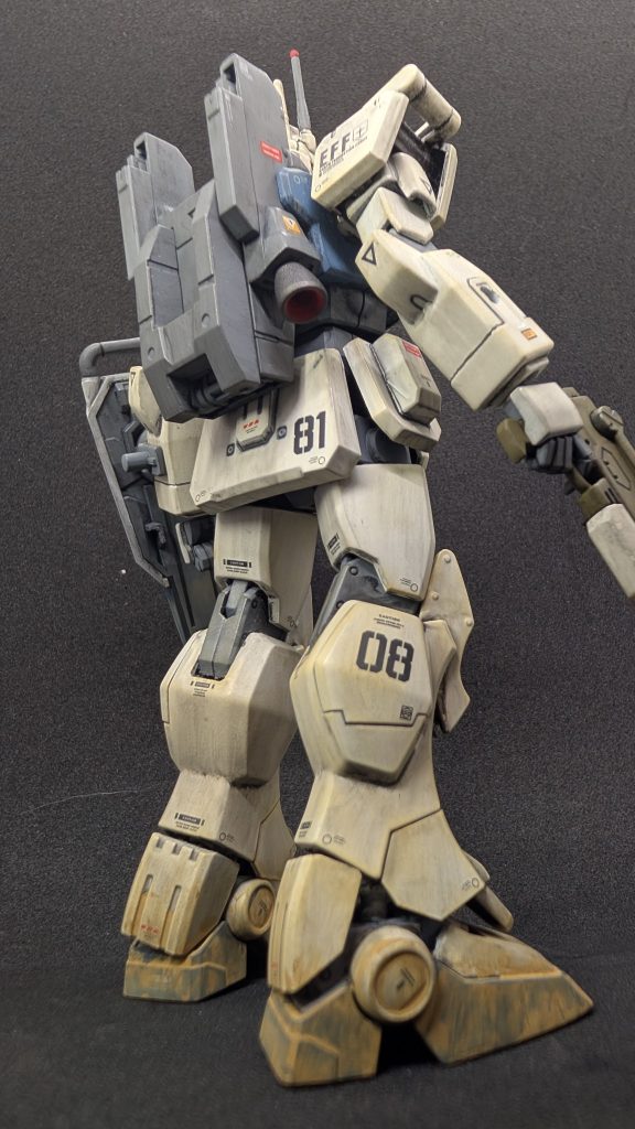 割りと好きなガンダム系の機体と言いながら…パラシュートパックは作りかけで放置しちゃいました-kao4)だって面倒くさいんだもん（笑）