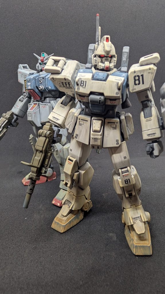 過去に作った陸戦型ガンダムとツーショット(zaku-kao2)陸戦型ガンダム(ジム頭)も手に入れれば小隊で飾れるんですが。あ、飾れる場所がないや（笑）