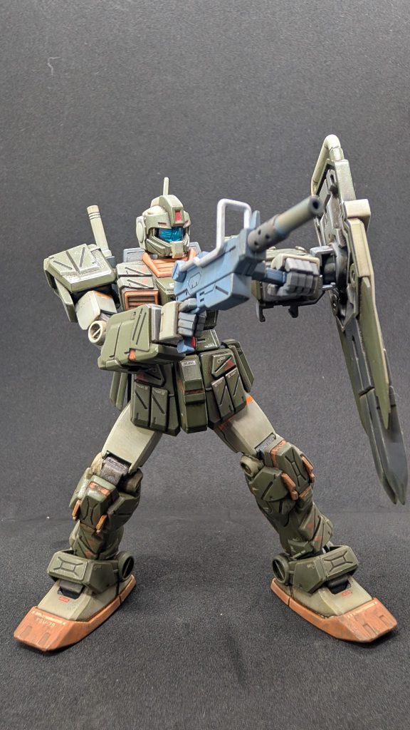 マシンガンを構えてみました(zaku-kao5)やっぱりビームライフルより実弾武器の方が好き(zaku-kao6)