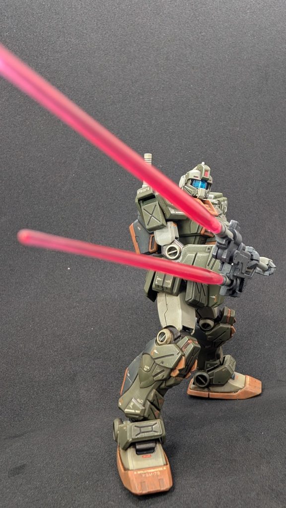 ツイン・ビーム・スピア。こいつを持つと枠に収まりません(gundam-kao5)あとキットのままだとメッチャ拳がポロリします。