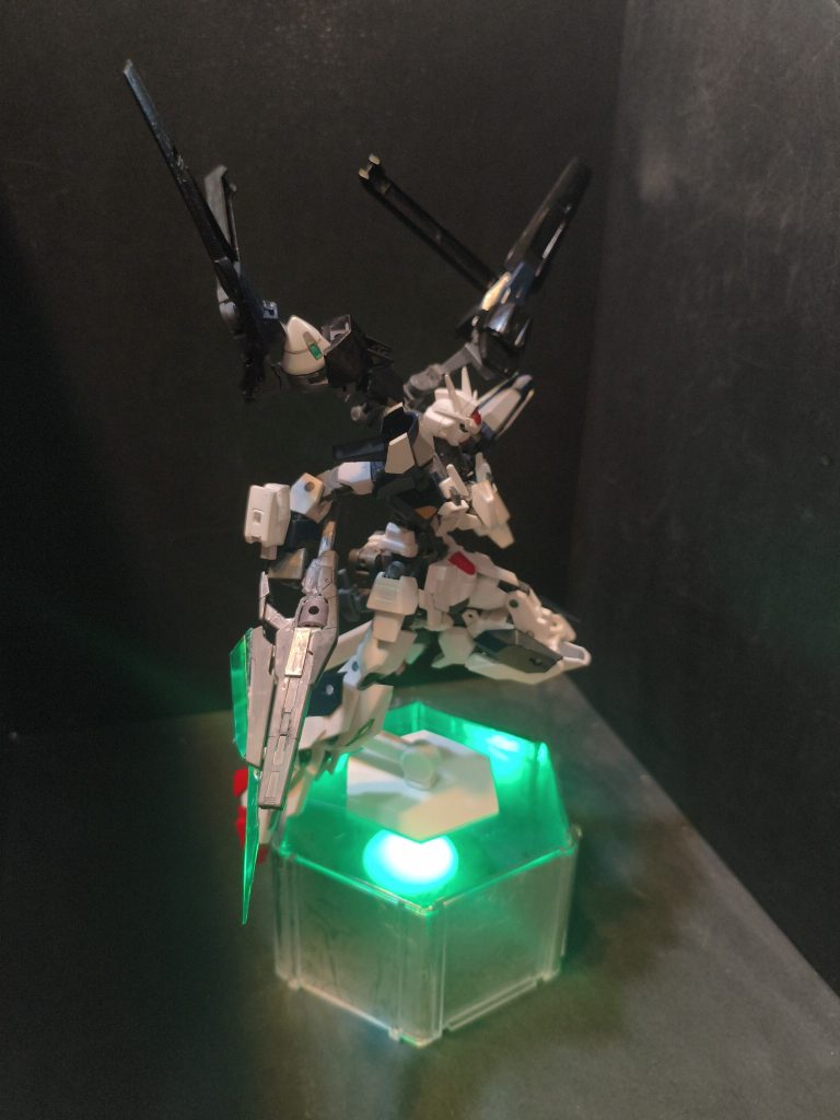 ガンダムリプレ・シュエール–4枚目/制作者：内丸