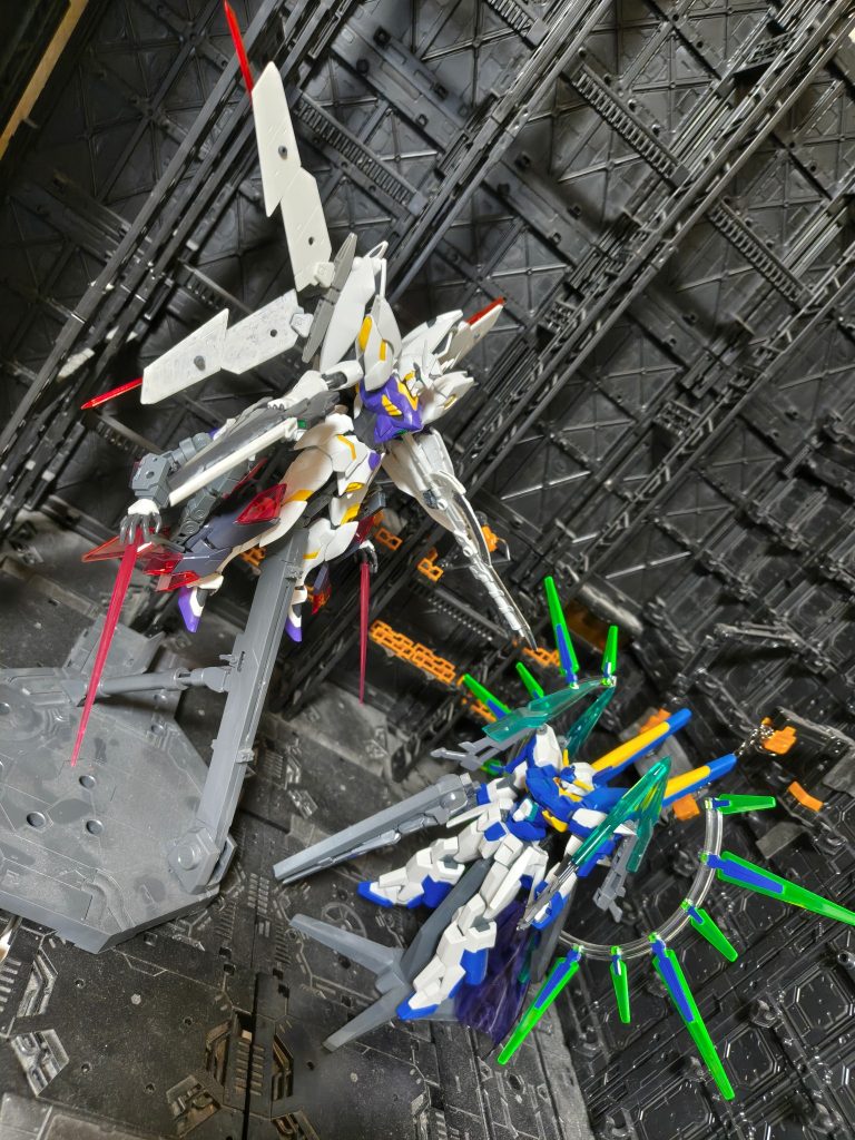 ガンダムAGE-FXマグナムGNV2とツーショットです。