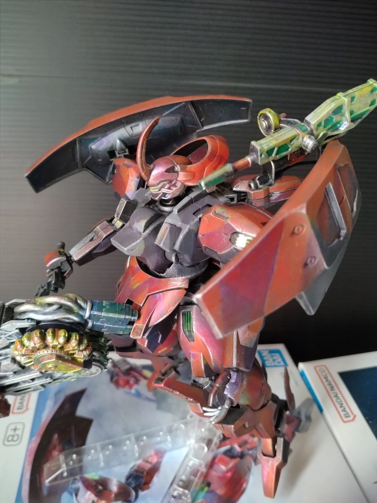 武器が重すぎてポージングは無理でした。貯まるジャンクからパーツを使い、これのパーツがジャンクになるループ。