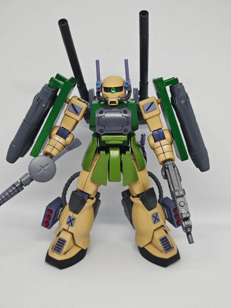 通常形態である人型形態です。よくよく考えるとジオンの機体でちゃんとした砲撃戦仕様機というものを見たことがないなと思い作成につきました（ザメルは人型から離れすぎているので）