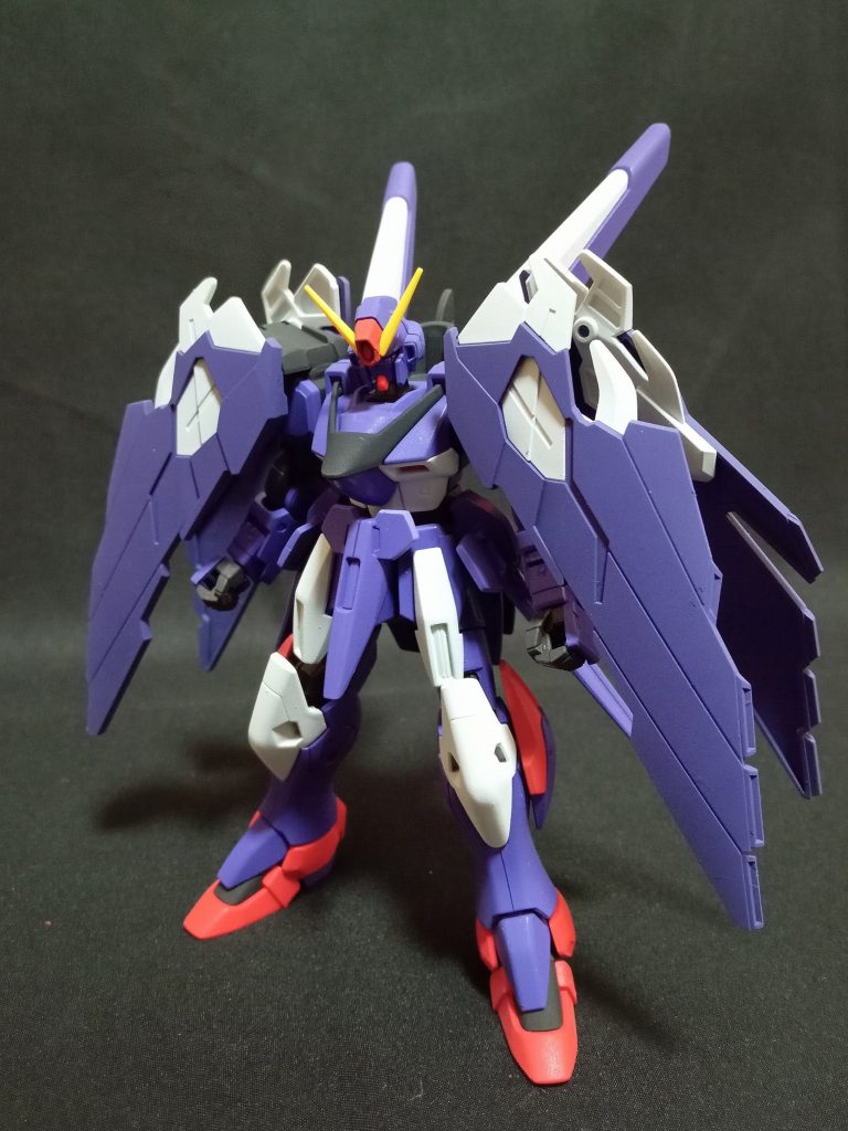 V2アサルトバスターをベースに、頭部の再現は難しかったのでX1-魔王で代替し、両肩はそのままX1-フルクロスから。