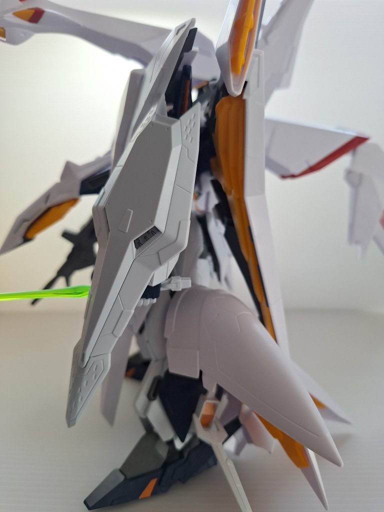 クスィーガンダム(フライトユニット装備型)–4枚目/制作者：ttz
