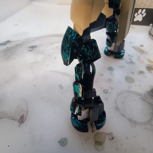 ラップ塗装迄はそこそこ上手く出来たのですが最後の缶クリアでグズグズになりました。残念！いつ買ったか分からない缶スプレーだからダメだったのかそもそも私が缶スプレーを使えてないのか？ツヤテカは深いですね。どっちにしても缶スプレーは嫌いです。リカバリーの仕方とか缶スプレーのコツとか修行します。（4枚目）