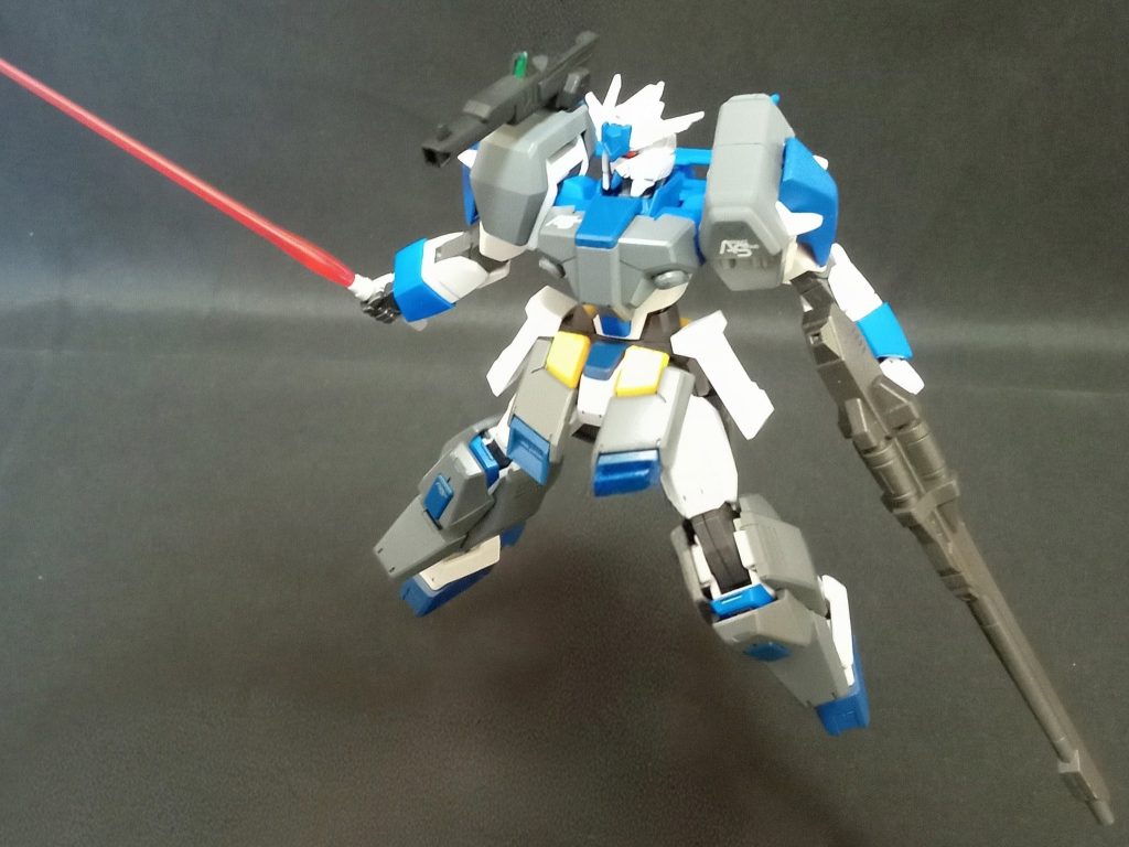 頭部は思い切ってディナイアルを青と白で塗装しました
