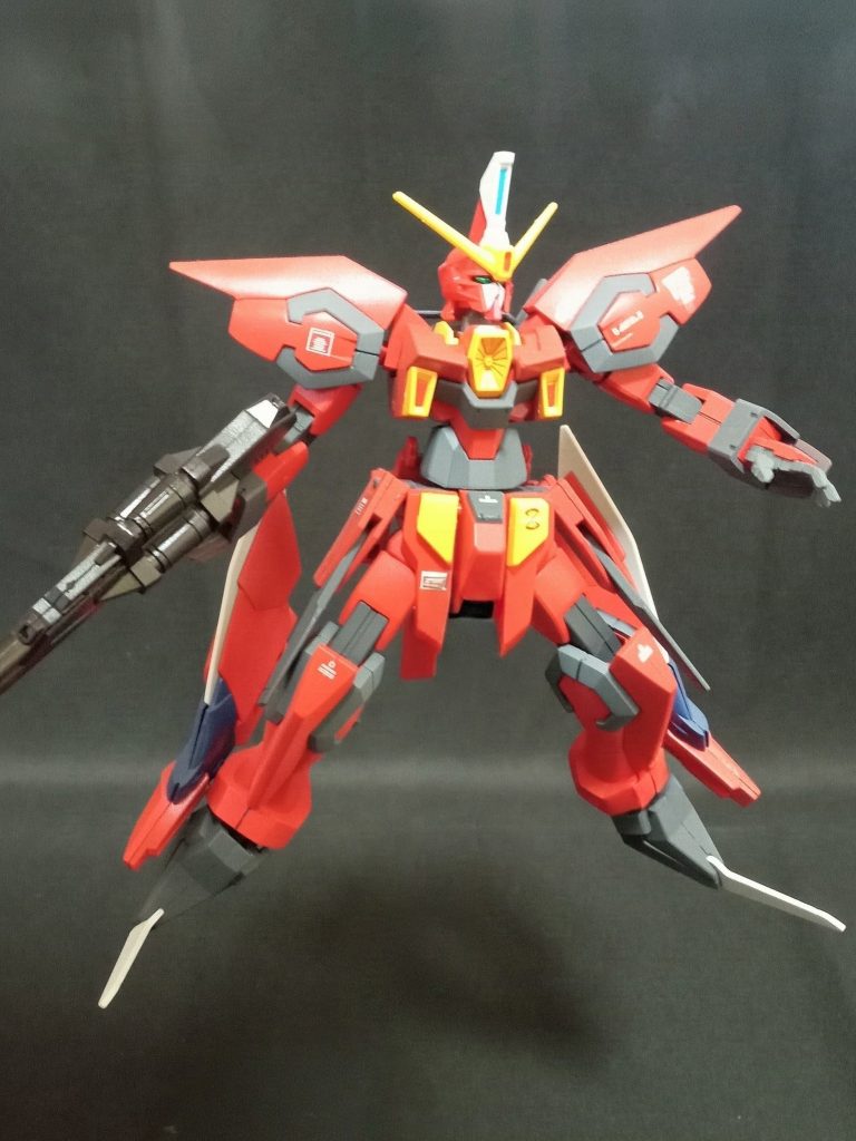 腰部にあったアーマーは、脚部に3mm穴をあけてマウントしました。