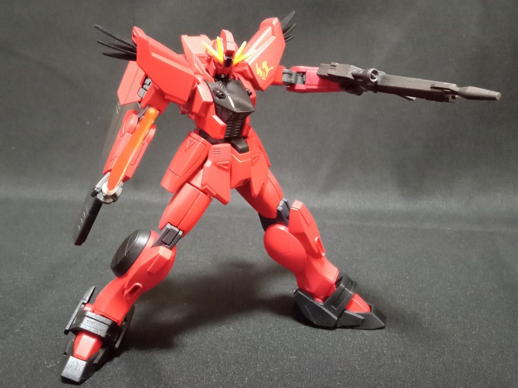 地球連邦軍の倉庫に眠っていたF91の予備パーツをベースに改修