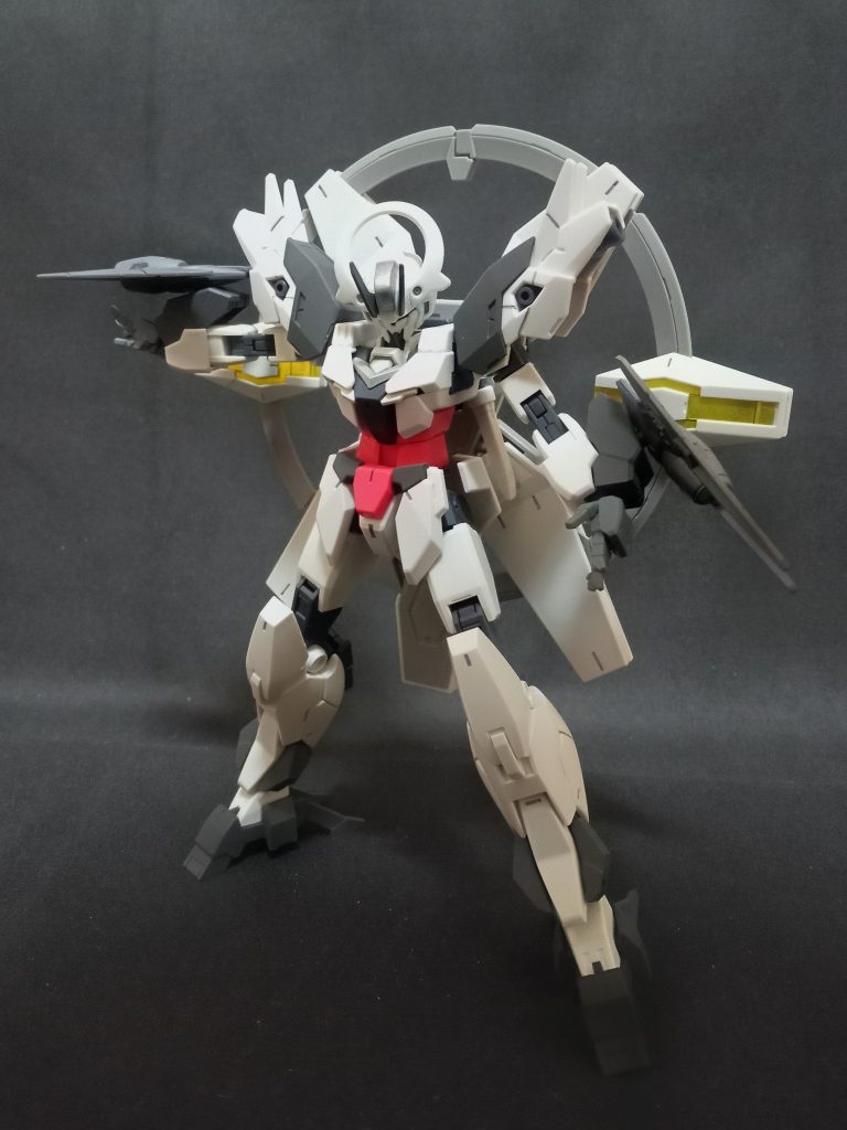 武装は腕部ビームガンのみ