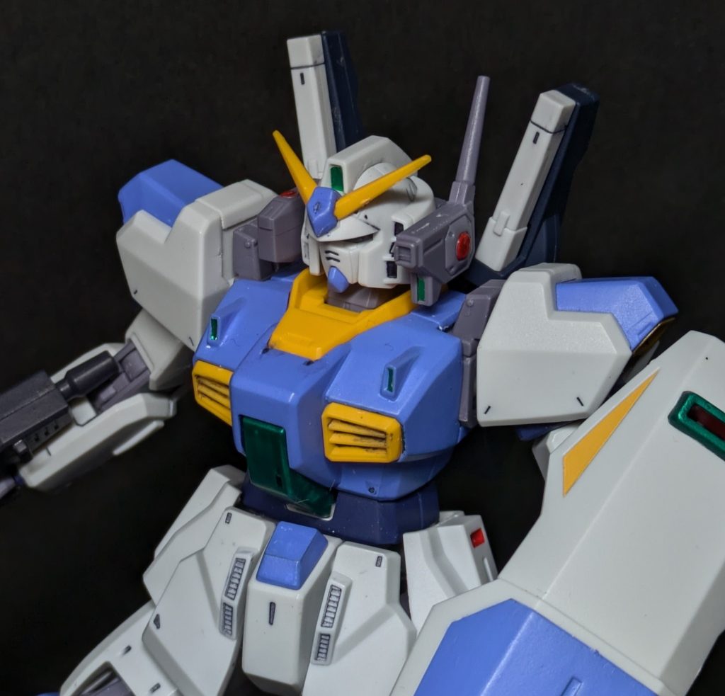 バルカン・ポッド・システムバルカン内蔵してないガンダムってのも中々珍しいパティーンですよね？(gundam-kao6)余談ですが、今回はオリジナル塗装なので気にならなかったんですがこのキット、バルカン・ポッド含めて関節などの成型色が原作設定と違うんですよね(画像の該当箇所は成型色まま)……？いつもの調子で原作塗装していく際はちょっと大変そうwww(zaku-kao10)
